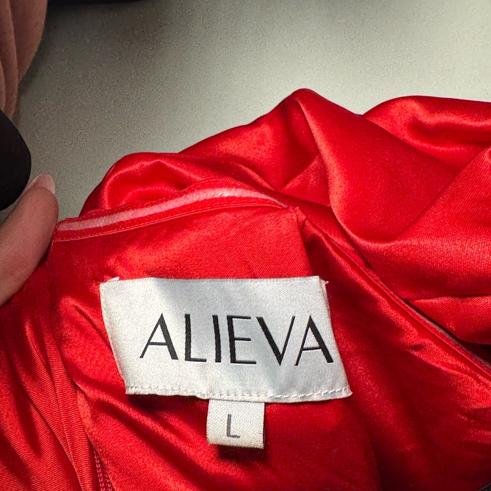 Alieva Red Off the Shoulder Cocktail Dress - Picture 7 of 8